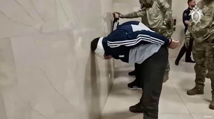 “퉁퉁 붓고 멍든 얼굴·잘린 귀”...러시아 테러범들, 만신창이 된 몰골로 법정에
