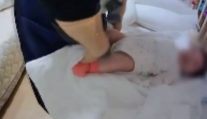 40일된 신생아 ‘뺨’ 때린 산후도우미...“왜 때렸냐” 항의한 엄마 황당하게 만든 답변
