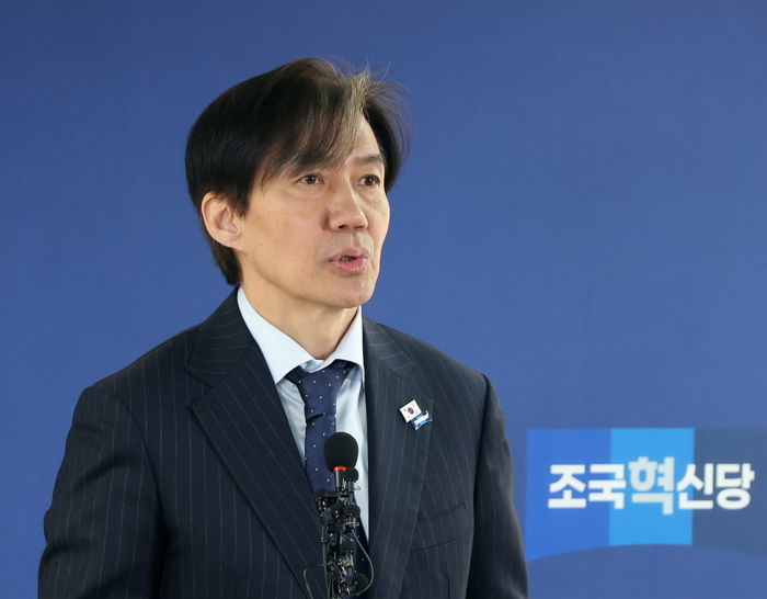 윤석열 탄핵·한동훈 특검 내세운 조국, 지지율 20%에 200억 펀드까지 완판했다