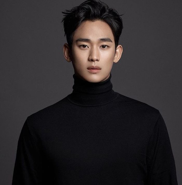 “드라마 출연료 회당 5억 받았던 김수현, 작가와 의리 지키려고 ‘눈물의 여왕’ 출연료 깎았다”