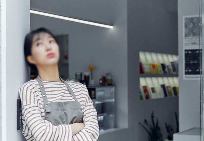 “공짜로 화장실 쓰고 손님에 명함 뿌려”...과도한 선거 유세에 쏟아진 사장들의 불만글