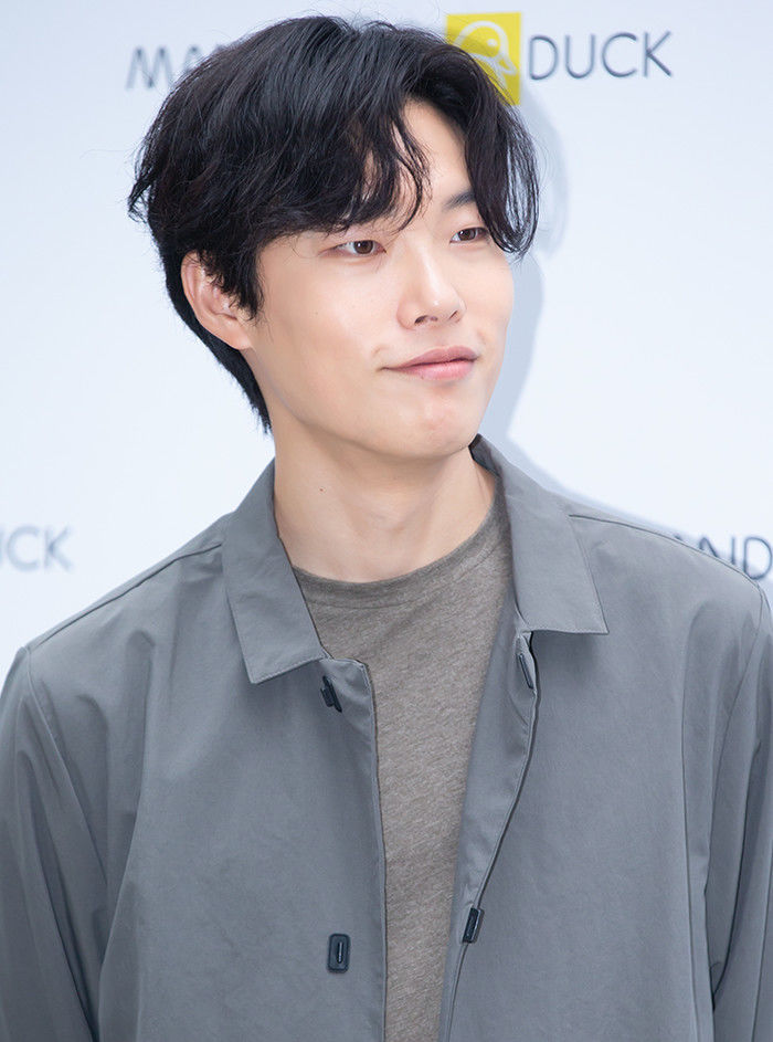 골프 덕후 류준열, 프로골퍼 김주형 ‘캐디’로 나선다