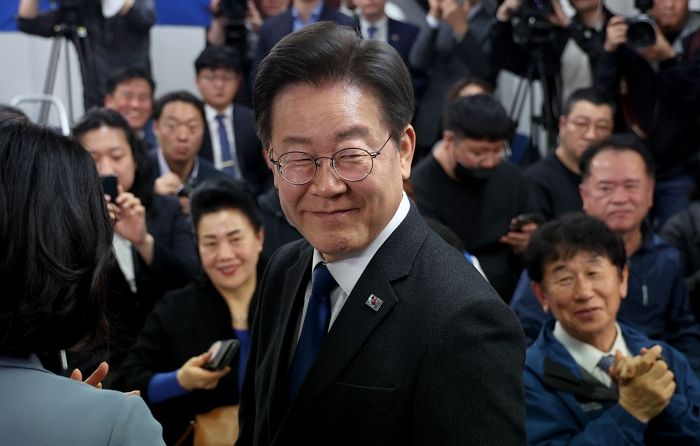 민주당 174석 ‘압승’, 조국혁신당 돌풍에 범야권 180석 이상...국민의힘 108석으로 ‘완패’