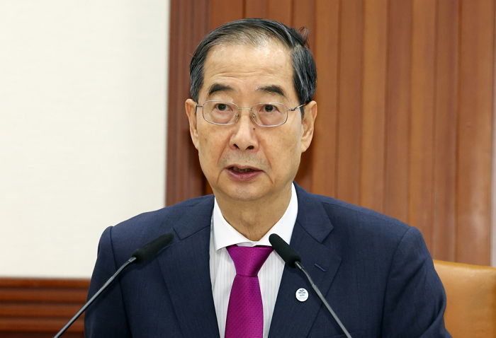 대통령 비서실장 등 참모진 전원 자진 사퇴...한덕수 총리도 사의 표명