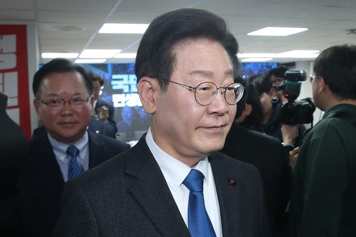 민주당 ‘압승’ 이끈 이재명, 사실상 2027년까지 독보적 ‘대선주자’ 됐다