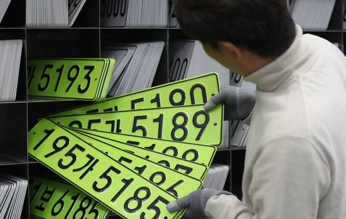 연두색 번호판으로 바꾼 뒤... 수입 법인차 구매 비중 30%아래로 떨어졌다