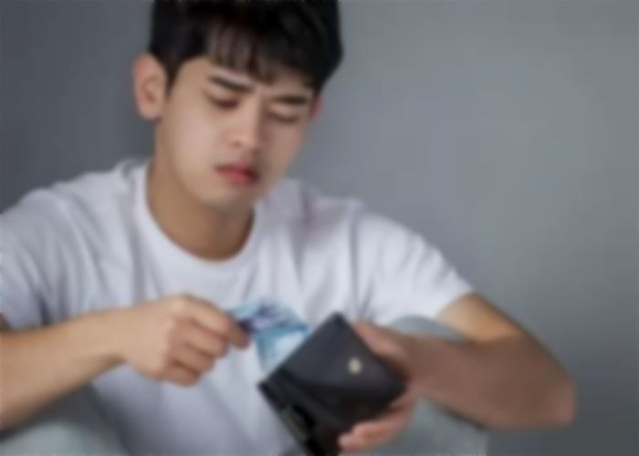 “불쌍한 스님이니 입양하자”고 남편 설득한 여성 정치인...양아들과 불륜 발각되자 한 변명