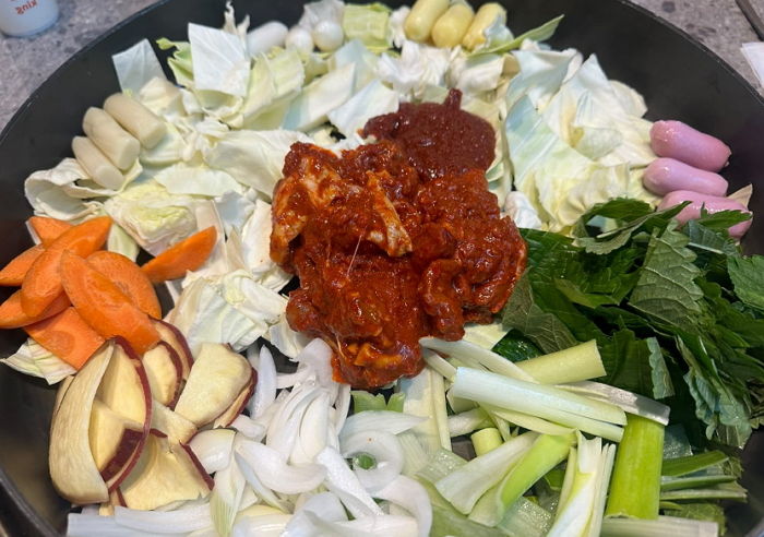 수원의 한 닭갈비 집에서 주문한 2인분의 양...가격은 4만원이었다