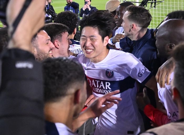 이강인, PSG 첫 시즌에 ‘트레블’ 코앞에 뒀다...챔스 탈락해도 ‘도메스틱 트레블’ 가능