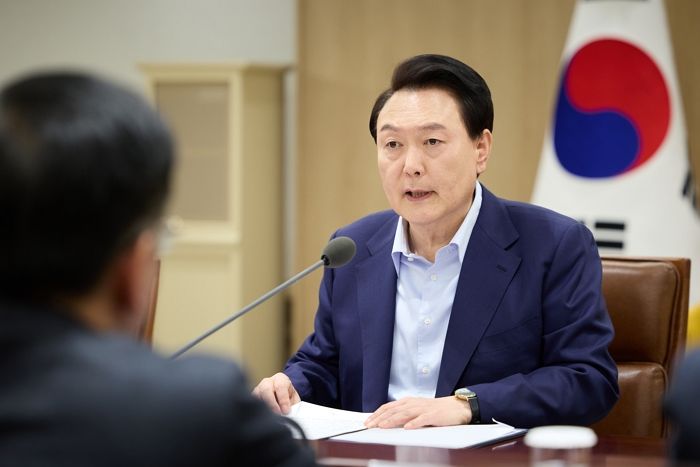 윤석열 대통령 지지율 23%, 취임후 ‘역대 최저치’...3주 사이 11% 급락