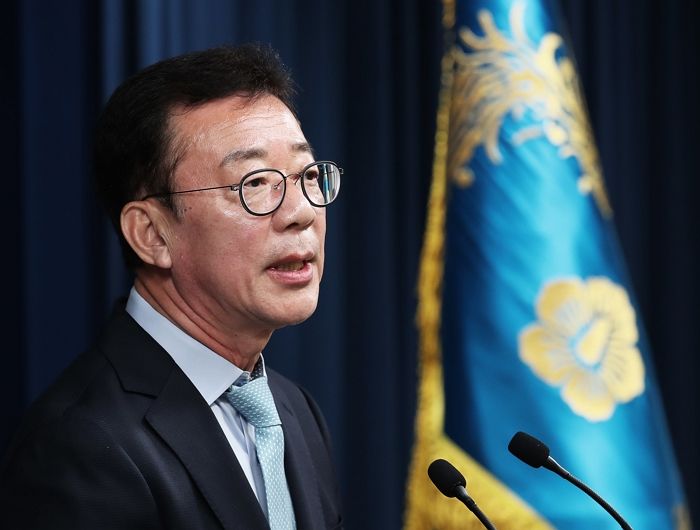 尹 대통령, 새 정무수석에 홍철호 전 의원 임명