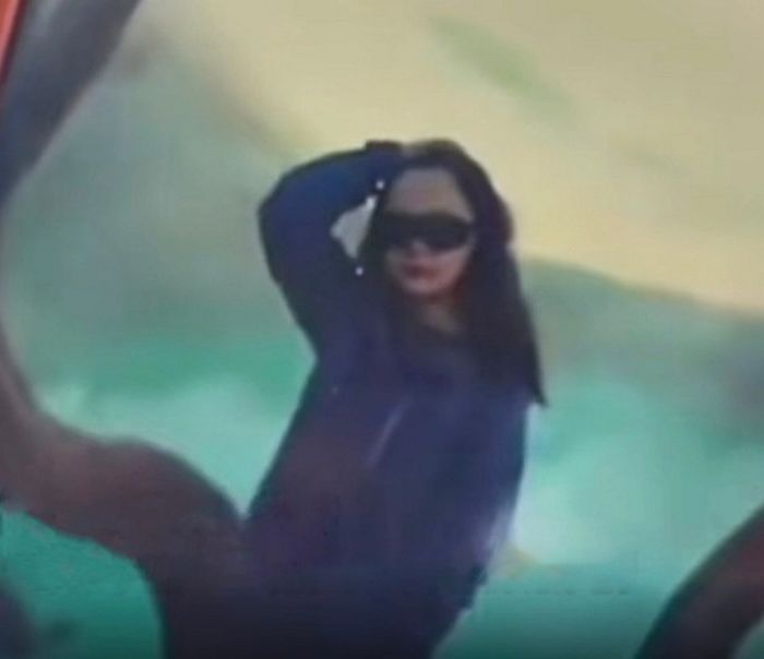 여행가서 ‘화산 분화구 인증샷’ 남기려다 추락한 여성...마지막 사진 됐다