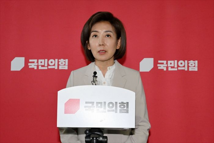 “결혼하면 1% 저금리로 2억 대출, 아기 낳으면 탕감”...저출산 대책 법안 나온다