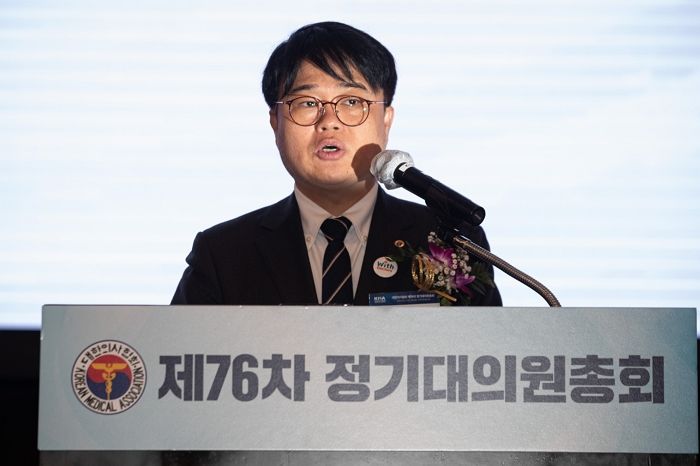 의협 “의대 교수 털끝 하나라도 건드리면 똘똘 뭉쳐 싸우겠다”