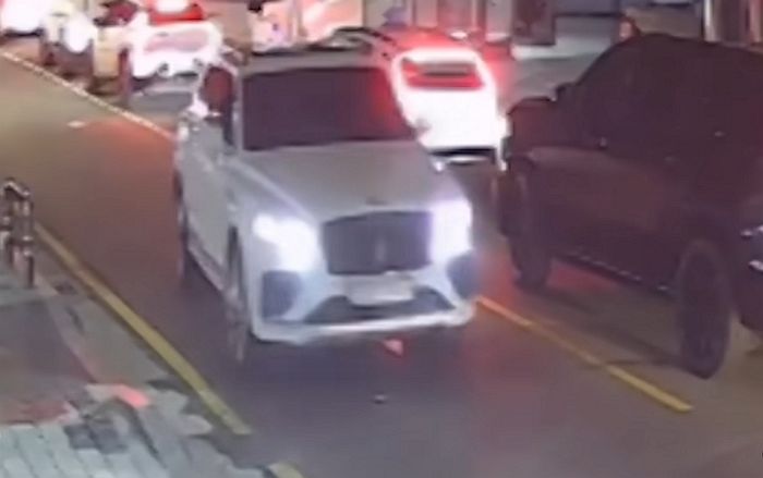 김호중이 사고 내고 매니저에게 차 키 넘긴 벤틀리 SUV ‘벤테이가’의 어마어마한 가격
