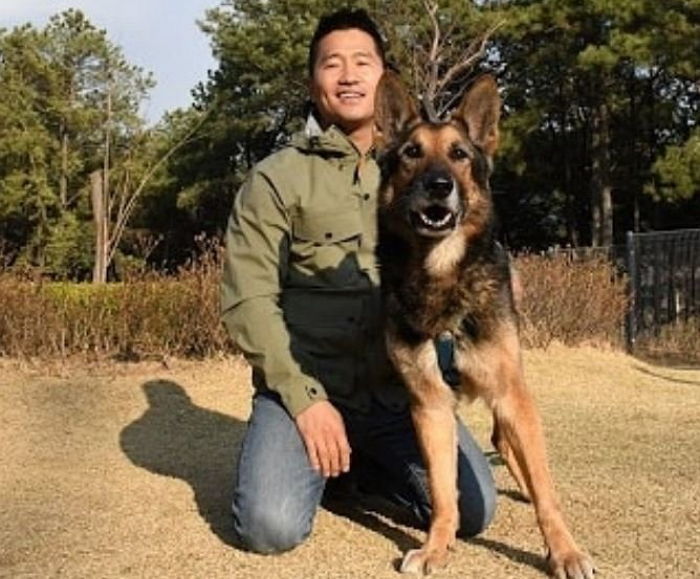강형욱, ‘경찰견 출신’ 반려견 레오 학대했나...“온몸 분변, 물도 못 마시고 방치되다 죽어”