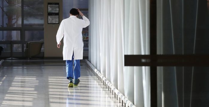 “경제적으로 어려워 후원해달라” 선배 의사들 속여 500만원 받아챙긴 사직 전공의