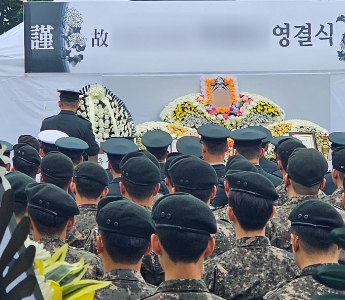 12사단 훈련병 부모 “군기 ‘훈련’이란 말 안했으면...이건 고문에 가까운 ‘가혹행위’”
