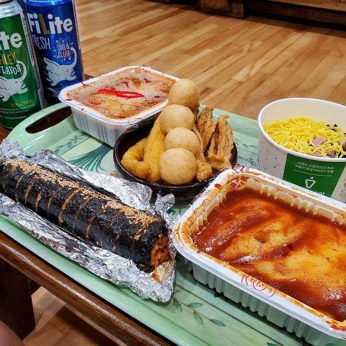 신전떡볶이 2년 만에 가격 인상 단행...“최대 33% 인상”