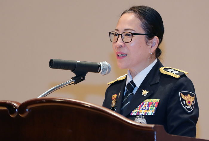 4만명 몰린 대학축제서 술 입에 대고 ‘말춤’ 추다 걸린 임병숙 전북경찰청장이 한 변명