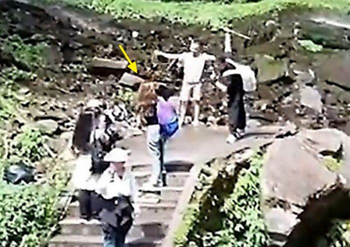 중국 유명 관광지에서 사진 찍다가...여성 관광객 낙석 맞아 숨져