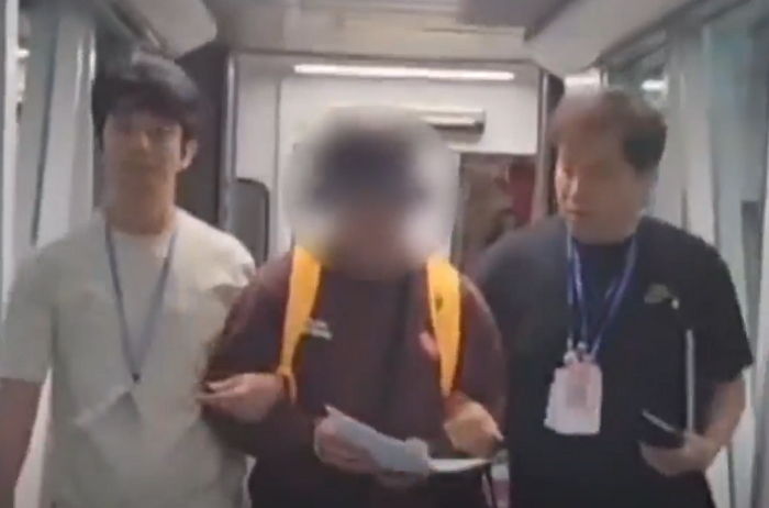 5억 챙기고 해외서 숨어 살더니...9년 도피 생활 끝내고 자수하게 만든 어머니의 한마디