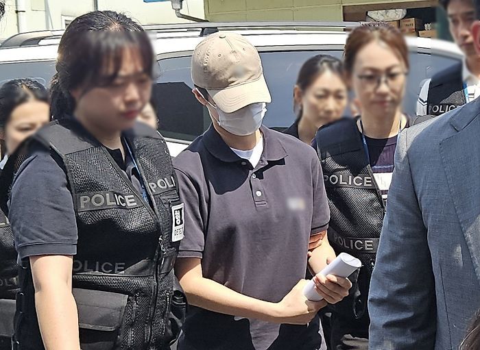 ‘얼차려 훈련병 사망’ 중대장 ‘판사 전용 출입구’로 출석하게 해달라고 요청한 경찰