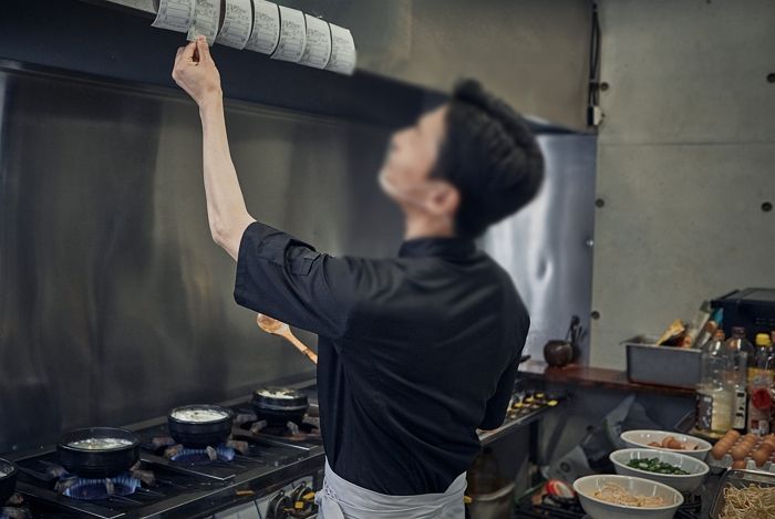 포장 주문해놓고 “배달해” 강요한 진상 고객...안 된다는 말에 가게서 ‘상욕’ 난동