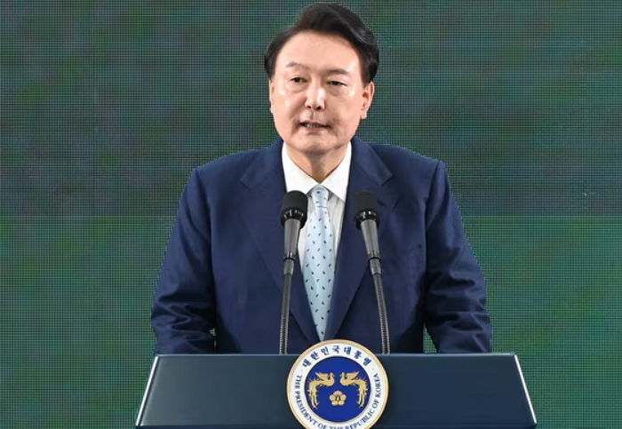 ‘윤석열 대통령 탄핵 청원’ 70만명 돌파...사이트 접속 폭주로 대기만 3시간
