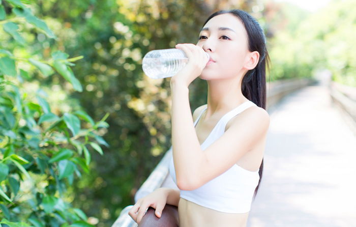 “몸무게에 따라 달라요”...하루에 마셔야 하는 물 계산하는 방법