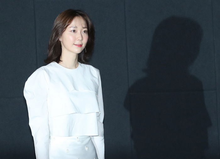 배우 이유영, 비연예인 남친과 결혼 깜짝 발표...9월 출산 ‘겹경사’