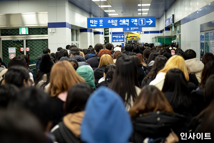 퇴근길 1호선 지하철 타는 직장인들 큰일 났다...‘이 구간’ 운행 재개 불확실
