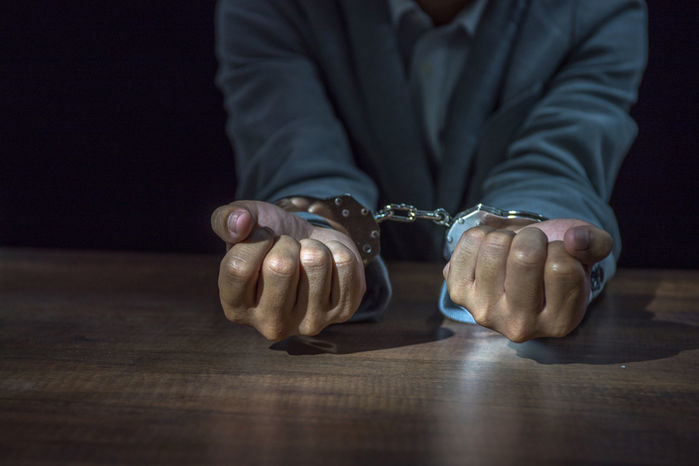 강릉서 피 묻은 칼 들고 돌아다니는 20대 남성 체포하니... 할머니 살해한 손자였다