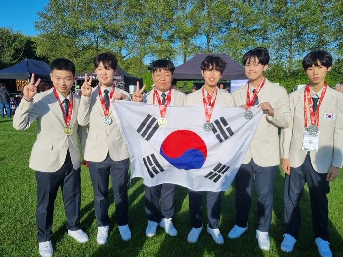 국제수학올림피아드 참가한 한국 학생 대표단 ‘메달’ 휩쓸었다... 금2·은4
