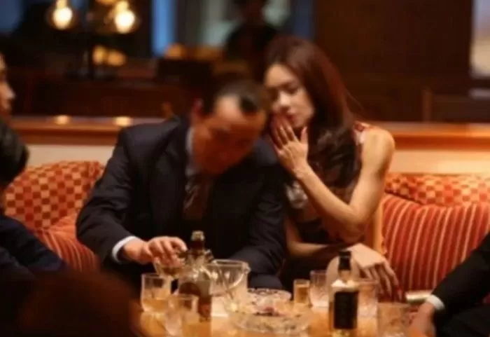 만취한 손님 카드서 ‘1818만원’ 빼돌려... 술집 사장·직원들의 소름돋는 범죄