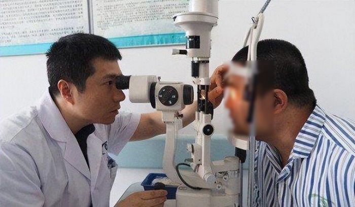 눈에 들어간 ‘나방파리’ 잡으려던 남성... 안구 제거 수술 받은 충격적인 상황 전해졌다