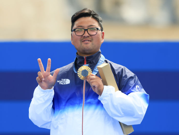 김우진, 양궁 개인전 금메달로 남자 첫 ‘3관왕’... 한국 양궁, 사상 첫 올림픽 전 종목 석권