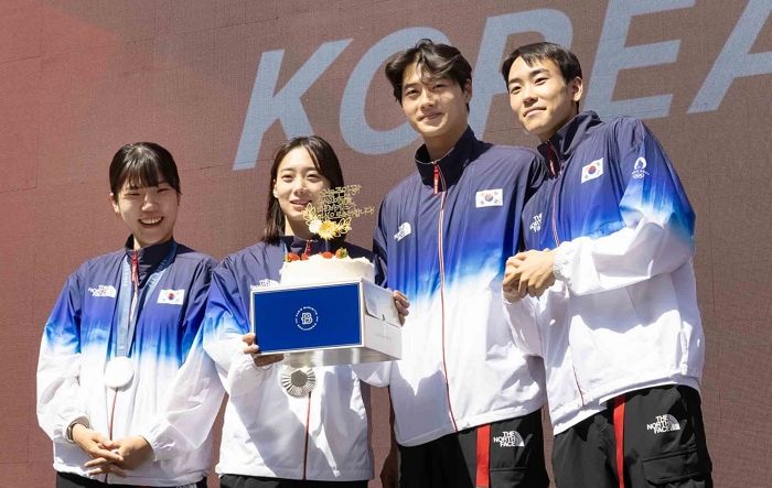 파리바게뜨, 파리올림픽 국가대표선수들에게 축하 케이크 전했다