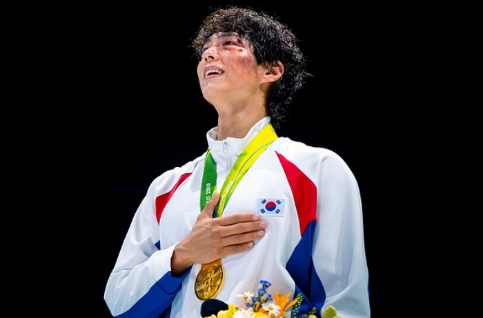 잘생겨도 너무 잘생긴 올림픽 복싱 금메달리스트... “알고 보니 박보검이었습니다”