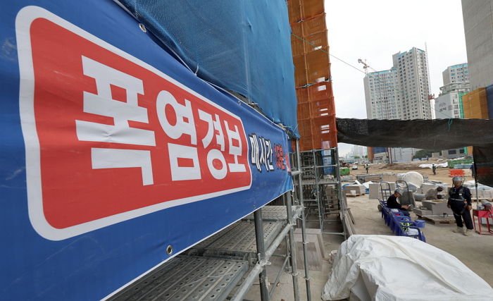 충남 태안서 첫 온열질환 사망자 발생... 집 앞에서 의식 잃은 여성 숨져