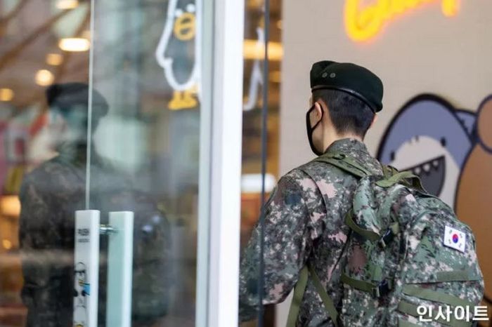 고생한 만큼 월급 늘어난 군인들... 휴가 때 ‘해외여행 가기’ 유행 중