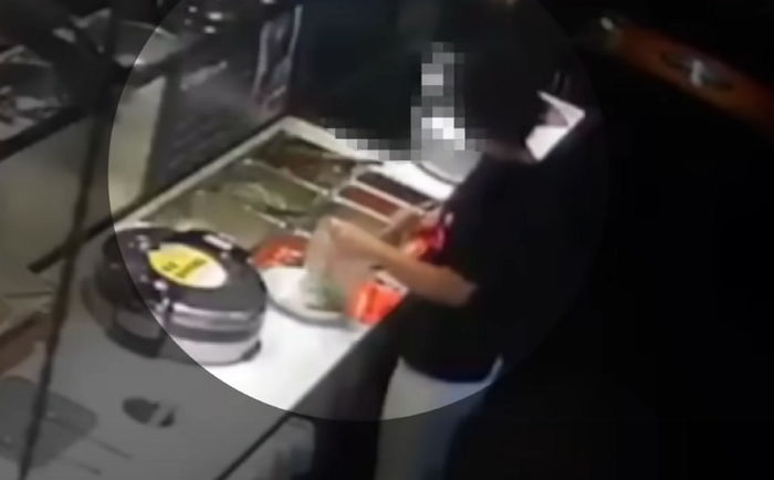 무한 리필 고깃집 찾은 중년 커플... 미리 챙겨온 통에 고기·야채 담아 빼돌리다 딱 걸렸다