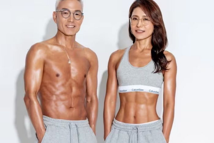 둘이 합쳐 119세... 외신이 먼저 주목한 식스팩 한국인 부부