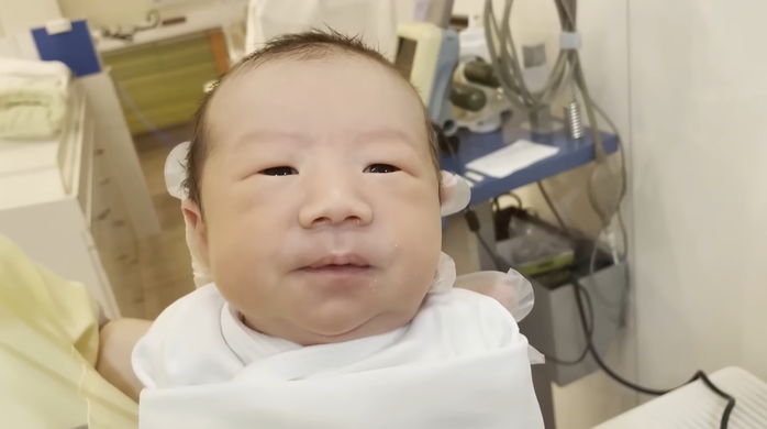 아빠랑 너무 똑같이 생겨 태어나자마자 인생 ‘스포’ 당한 이은형♥강재준 아들