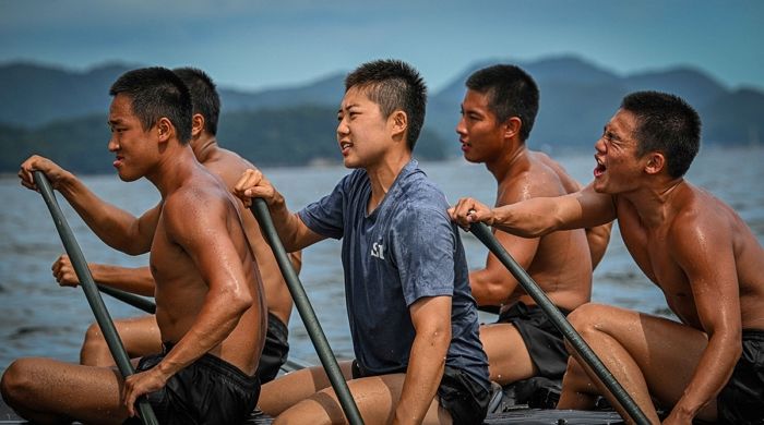 대한민국 해군 ‘첫 여군 심해잠수사’ 배출...남군과 동일한 기준 체력·수영 검정 거쳐 합격