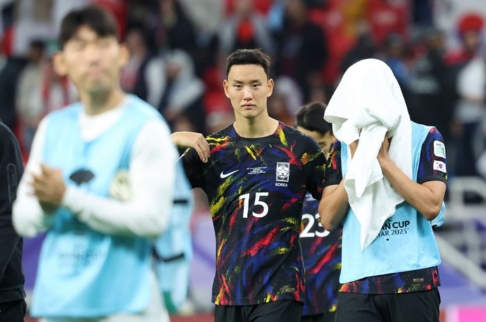 “남편 은퇴 좀 시켜라”... 정승현 자책골에 아내 SNS까지 찾아가 ‘악플 테러’하는 축구팬들