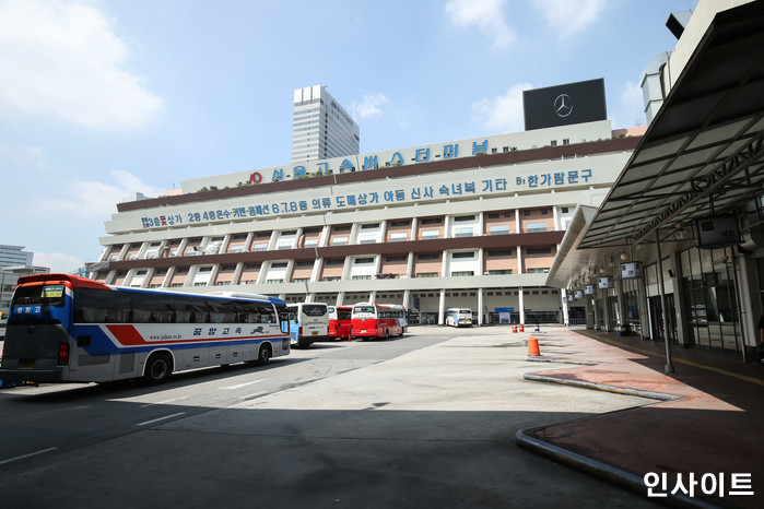 “2시간 동안 기다렸어요”... 오전 6시 ‘첫차’ 운행 준비하던 버스 기사가 만난 손님