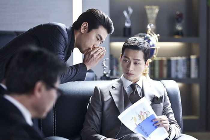 “기차 타고 가는 내내 일하는 아저씨, 알고 보니 재벌 2세였습니다”... ‘재산 2조’ 회장님 목격담
