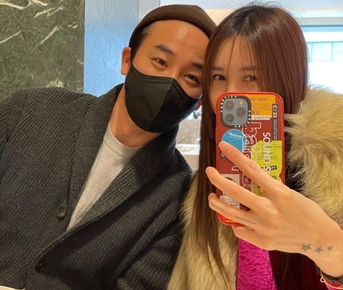 ‘엄태웅 아내’ 윤혜진, 오늘(10일) 모친상... 슬픔 속 빈소 지켜