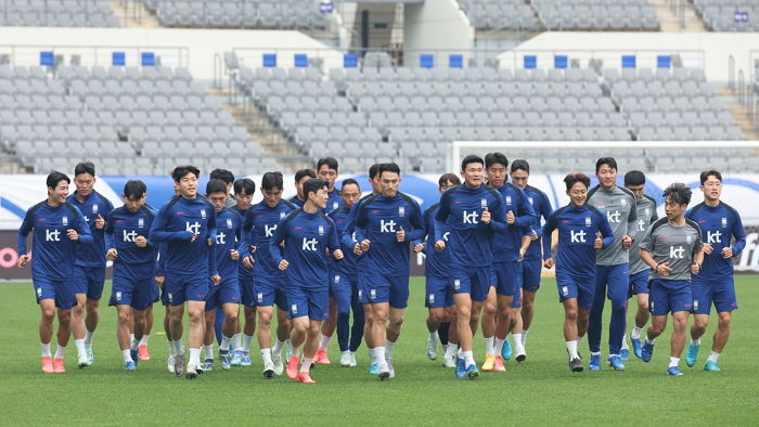 월드컵 본선 진출 걸린 ‘이라크전’ 하프타임에 유명 가수 초청... 기습 발표한 축협